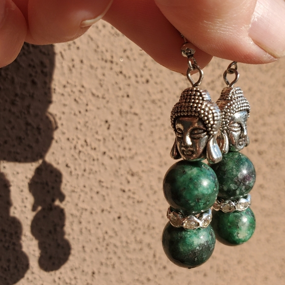 New Buddha Head and Ruby in Fuchsite Silver Earrings. - Picture 13 of 13